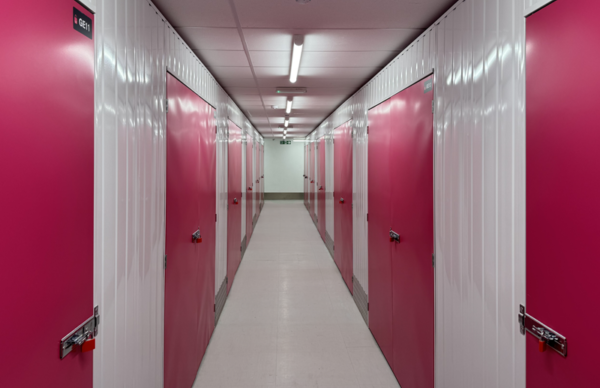 Storage corridor 800